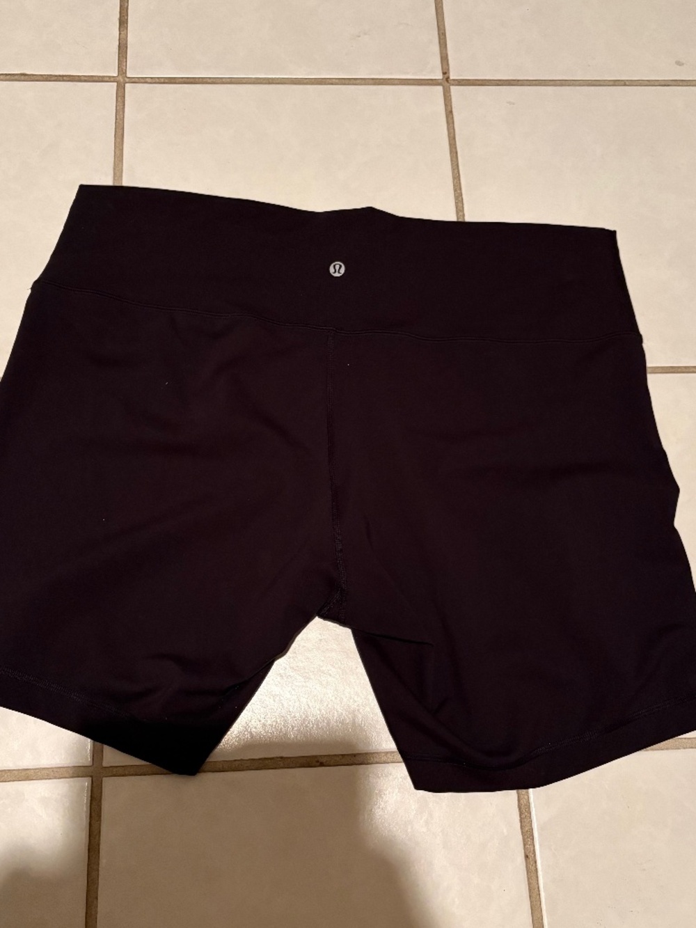 Lululemon Wunder Train High Rise Short - Picture 2 of 6
